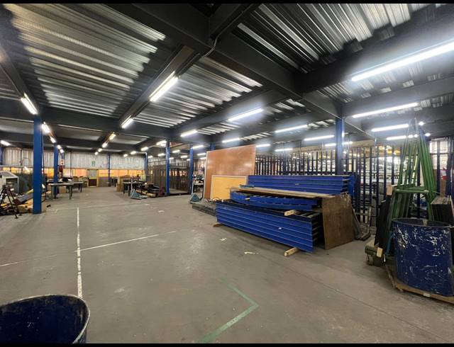 5,500M² WAREHOUSE FOR SALE IN SUNDERLAND RIDGE